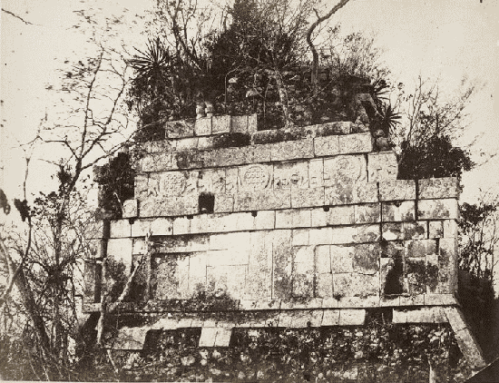 Palais Du Cirque, &agrave; Chichen-Itza, bas-relief des tigres.