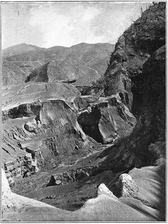 Op Sint-Vincent. De vroegere weg van Waliboe naar den Soufri&egrave;re.